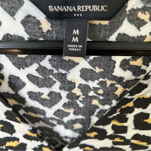 Banana Republic Leopard Print Puffed Sleeve Peplum Top Size Medium GUC - Picture 5 of 9